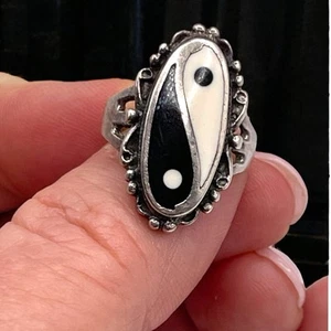 Ornate Oval Black Onyx Yin Yang 925 Sterling Silver Ring, size 6.75 - Picture 1 of 8