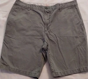 EUC MEN DOCKERS GRAY FLAT FRONT BERMUDA CHINO SUMMER PREPPY COTTON SHORTS 38 - Picture 1 of 10