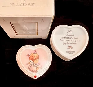 PRECIOUS MOMENTS Porcelain JULY Birthstone Sim. RUBY Heart Trinket Box 1997 NOS - Picture 1 of 4
