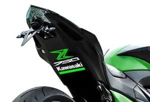 Adesivo codone sottocoda kawasaki z750 verde bianco  - Foto 1 di 3
