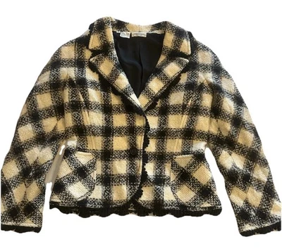 Vtg Valentino Boutique Women’s Sz 10 Black White Blazer Italian Wool Tweed Short - Image 1 of 4