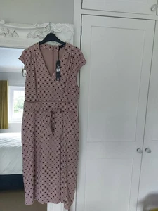 Super FlatteringGOK Wan ULTIMATE Bow Midi Dress in Nude/Spot with control lining - Picture 1 of 13