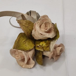 Piccolo mazzo di fiori di cartapesta 3 rose realizzate a mano h. 18 cm - Picture 1 of 6