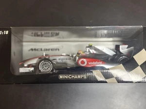 Minichamps 1/18 McLaren Mercedes MP4-22 Lewis Hamilton 2010 Showcar Model - Picture 1 of 5