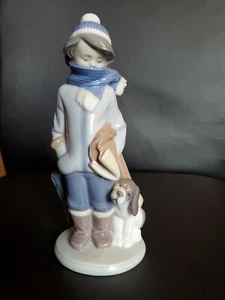Lladro figurine # 5220 - Retired - Winter Boy with scarf, umbrella and Dog - Picture 1 of 5