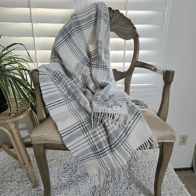 MADE IN ITALY Soft Wool Blend Blanket Luxury Ivory & Gray Plaid with Fringe MTI1 - Image 1 of 4