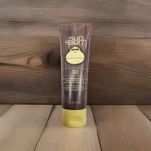 SUN BUM Broad Spectrum SPF 30 Sunscreen Lotion 1oz 30ml Mini Travel Sz 6/26 - Picture 1 of 2