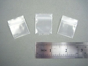 200 bolsas de almacenamiento de polietileno transparente bolsas con cremallera con cierre 4 mil_1" x 1,2"_25 x 30 mm - Imagen 1 de 1