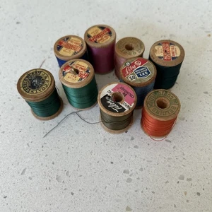 Carrete de madera vintage de hilo de coser surtido - Imagen 1 de 1