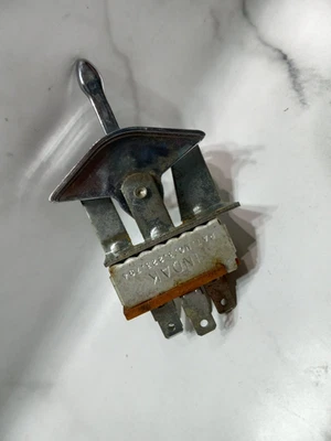 3942657 GM 1969-1976 Chevrolet Corvette Heater Blower Motor Switch Pre-owned - Image 1 of 4