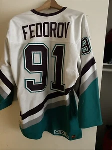 Camiseta SERGEI FEDOROV ANAHEIM MIGHTY DUCKS CCM Center Ice A Capt De colección 2003-04 NHL - Imagen 1 de 16