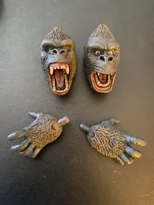 Neca Ultimate 7” Escala King Kong Cabezas y Manos Solo Piezas Forraje (D) - Imagen 1 de 1