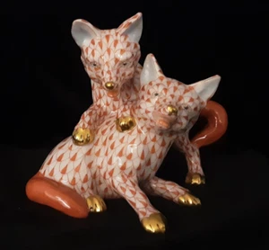 HEREND Fox Cubs Playing Orange Fishnet Figurine - Picture 1 of 6