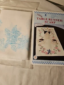 Jack Dempsey Table Runner/Scarf Stamped for Embroidery ~ Birds #31 ~ 15" x 42" - Picture 1 of 9