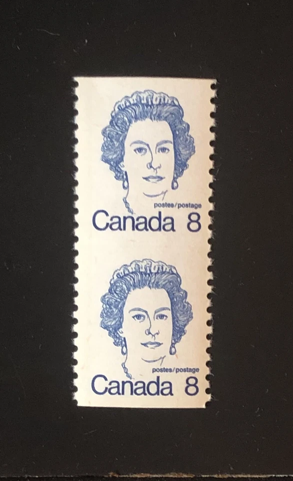 Stamps Canada Sc604 vi 8c blue QE unsevered vert coil pair MNH, see detail - Image 1 of 4