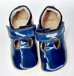 CLARKS Tiny Toddler Navy Blue Patent Shoes Size UK4/EUR20 Age 0-12 Months - Picture 1 of 5