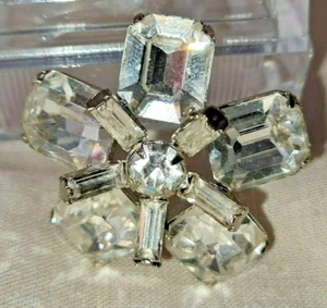 Vintage Silver Tone Clear White Sparkling Rhinestone Brooch Pin Unsigned Weiss - Picture 1 of 4