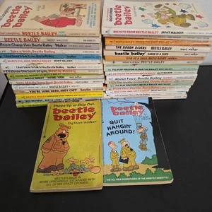 Lote de 34 cómics de cómics Beetle Bailey de colección de periódicos cómics - Imagen 1 de 7