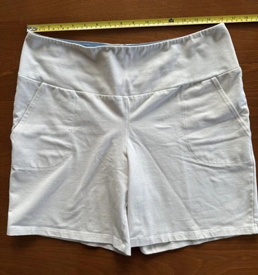 Pantalones cortos elásticos para mujer con control de Renee Greenstein talla L. Foto 1 de 4