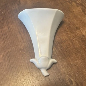 Abingdon USA Pottery Matte White Morning Glory #377 Flower Wall Pocket 8 1/2" - Picture 1 of 5
