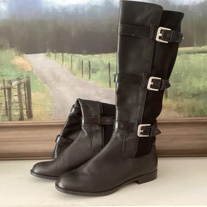 Botas de montar altas Calvin Klein Hillary de cuero negras elásticas con hebilla 8,5 M Moto - Imagen 1 de 13