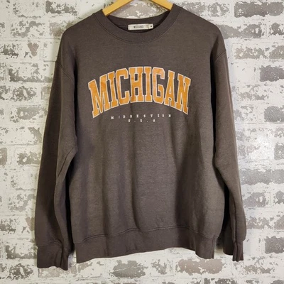 Sudadera Missguided Michigan Gráfica Cuello Redondo Mediana Marrón Medio Oeste EE. UU. Foto 1 de 4