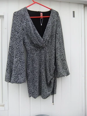 86 cm  long  baggy  top  S elasticated  puffed sleeves  from MY LITTLE WARDROBE - Image 1 of 4