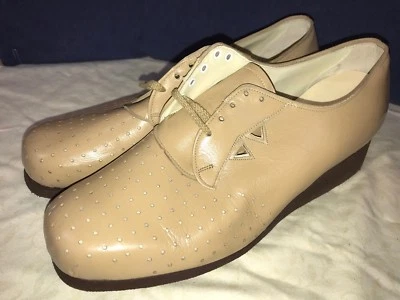 P. W. Minor Orthopedic Beige Lace Up Wedge Heel Comfort Shoe 10 C Wide - Image 1 of 4