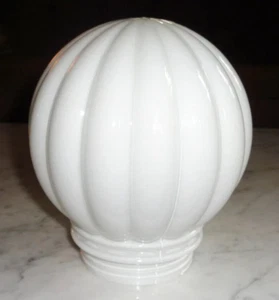 Glaskugelkugel Kugel vertikal gerippt weiß Vintage 3 1/4" Gewinde Monteurrand - Bild 1 von 4