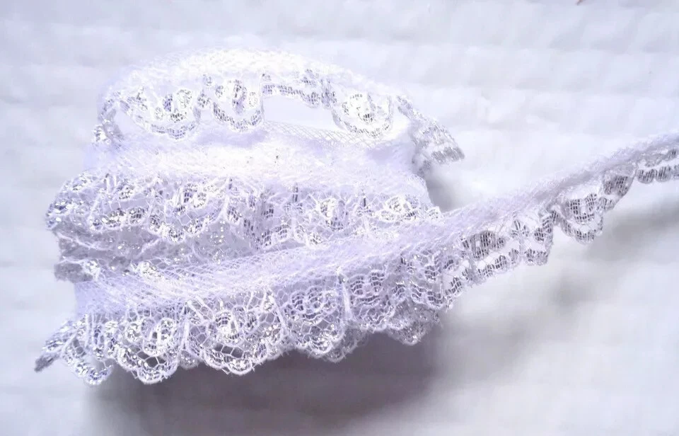 Ruffled Lace Trim 3/4-inch-wide white/silver color price per yard - Image 1 of 1