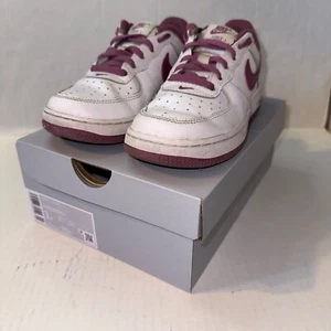 Nike Force 1 Unisex 1Y Lace Up Sneakers, White Light Bordeaux-White DH9601 - Picture 1 of 12
