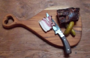 Gamsjaga Brotzeit Schneide oder Servierbrett mit Herzgriff rund - Bild 1 von 2