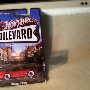 Hot Wheels 2011 BOULEVARD RED 1955 CORVETTE CONVERTIBILE in anticipo sui tempi - Foto 1 di 5