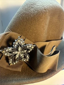 FailsWorth Damenhut Midcentury Stil Made In England Khaki Farbe Schleife Stil - Bild 1 von 9