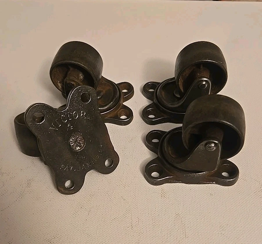 Conjunto de 4 rodízios giratórios antigos VICTOR 1894 (limpo e lubrificado) - Imagem 1 de 4
