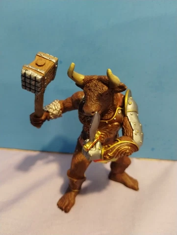 Papo Fantasy Medieval Figure Minotaur Figure 2006 Bull Mutant Warrior Weapons 4" Cover