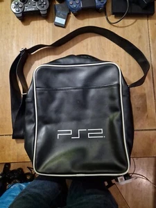 Borsa nera Playstation 2 PS2 Borsa a tracolla messenger effetto pelle - In perfette condizioni - Foto 1 di 3