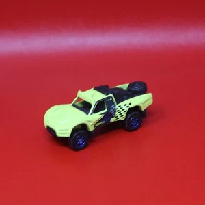 2014 Matchbox #50 Baja Bullet Yellow 1:65 Loose MBX Blue Spokes - Picture 1 of 4