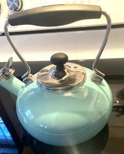 Chantal Whistlng Stovetop Tea Kettle 2 Qt Enamel BLUE TURQUOISE - Picture 1 of 10