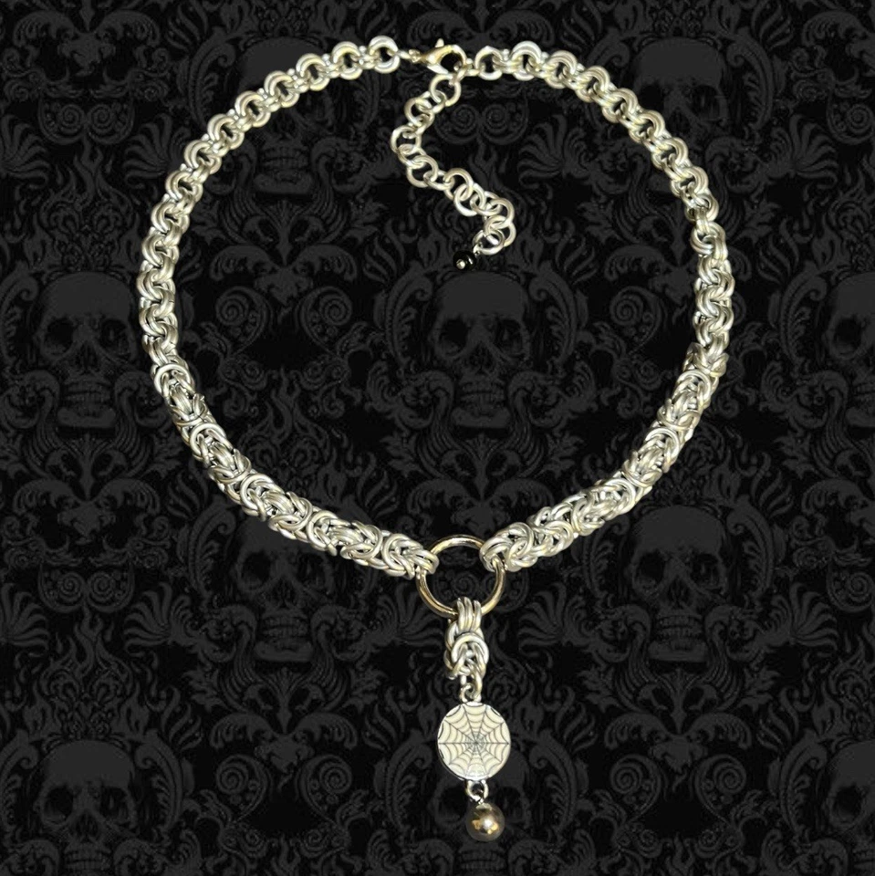 "Collar de malla bizantina hecho a mano con colgante de tela de araña 16""" Foto 1 de 4