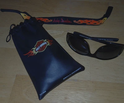 GAFAS DE SOL HARLEY DAVIDSON DAMAS NEGRAS LLAMA HDS 381 NEGRAS-3F 6716 123-BOLSA/NUEVAS Foto 1 de 4