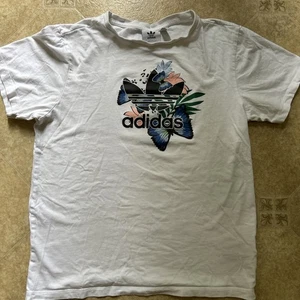 ADIDAS GIRLS SIZE XL (14) TEE GRAPHICS W/LOGO - Picture 1 of 5