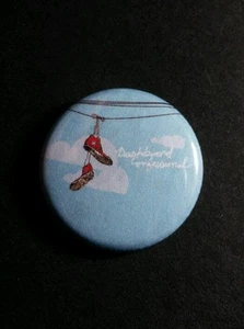 DASHBOARD CONFESSIONAL BLUE SKY  HANGING SHOES 1" MUSIC PINBACK BUTTON PIN - Picture 1 of 1