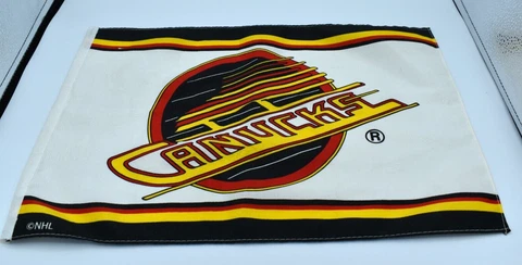 VINTAGE VANCOUVER CANUCKS SKATE LOGO SMALL FLAG, PRE-OWNED Cover
