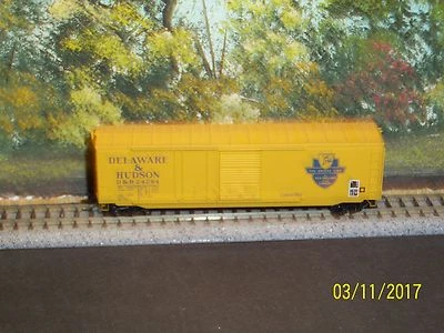 MTL MICRO-TRAINS N SCALE #76020 50' STD BOXCAR PLUG & SLIDING DOOR D & H #24294 - Image 1 of 3