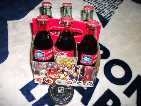 TORONTO MAPLE LEAFS COMPLETE SIX PACK OF COCA-COLA BOTTLES MAPLE LEAF GARDENS Cover