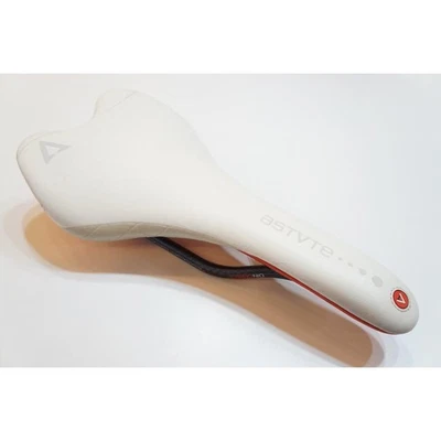 ASTVTE "Astute" SKYLITE SR saddle / Baichari Urawa base - Image 1 of 4