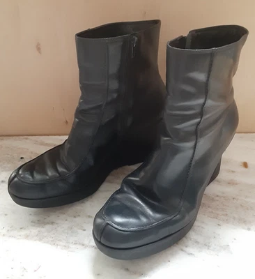 Botas Via Spiga Victoria 8M Cuero Negro Cremallera al Tobillo Tacón de Cuña Hechas en Brasil Foto 1 de 4