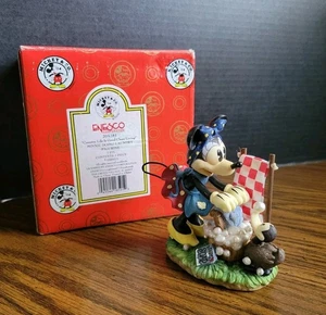 Disney Enesco Minnie Mouse Doing Laundry Figurine Mickey Mouse & Co. 205281 - Picture 1 of 22