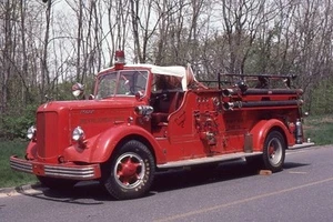Bethlehem Twp PA Nancy Run 1950s Mack L Model Pumper - Fire Apparatus Slide - Bild 1 von 1